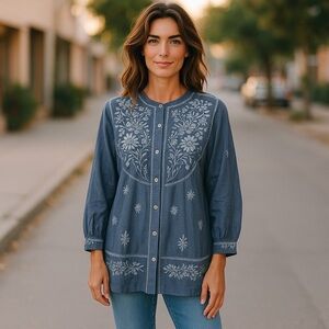 SOFT SURROUNDINGS Quinn Floral Embroidered Blue Top Size Medium [B2]